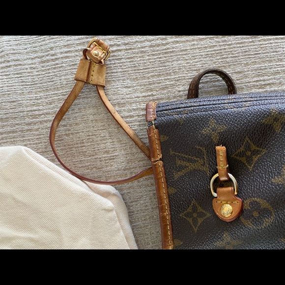Louis Vuitton Neverfull MM - Picture 13 of 15